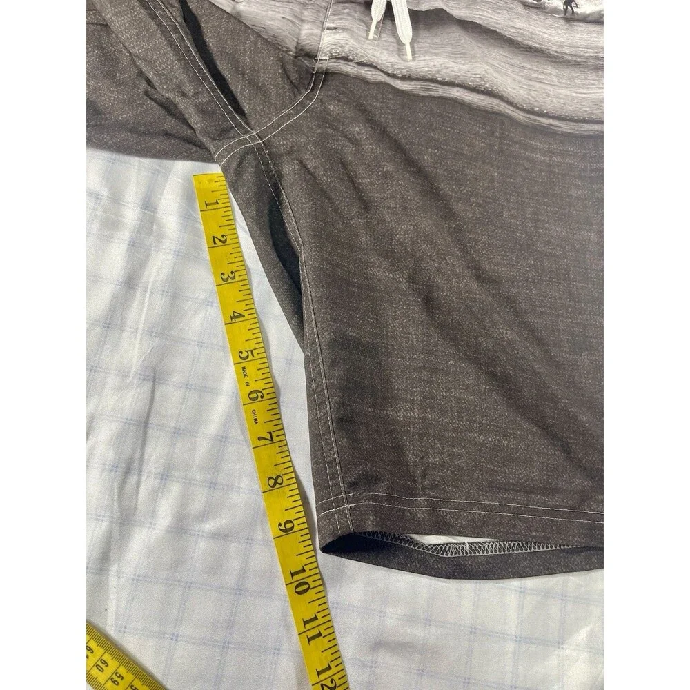 Old Navy California Men's Board Shorts - Surfer Photo Print - Size 28